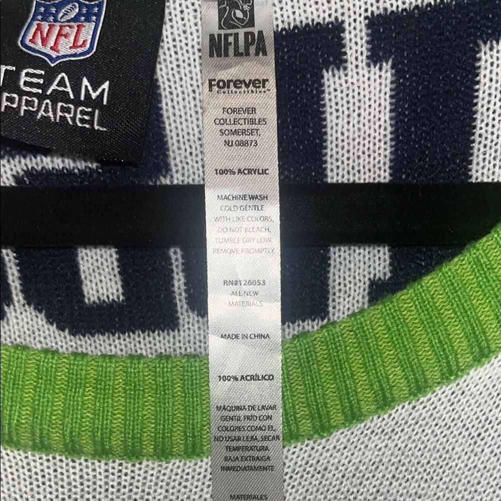 Seattle Seahawks Green and Blue #3 Wilson Sweater SZ XL - Picture 3 of 10